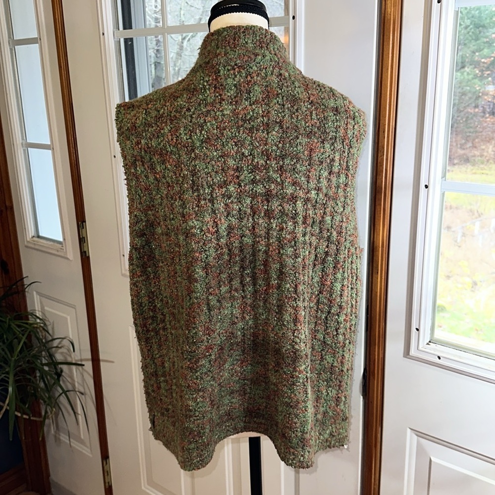 Woolrich Zip Up Vest - Picture 2 of 8